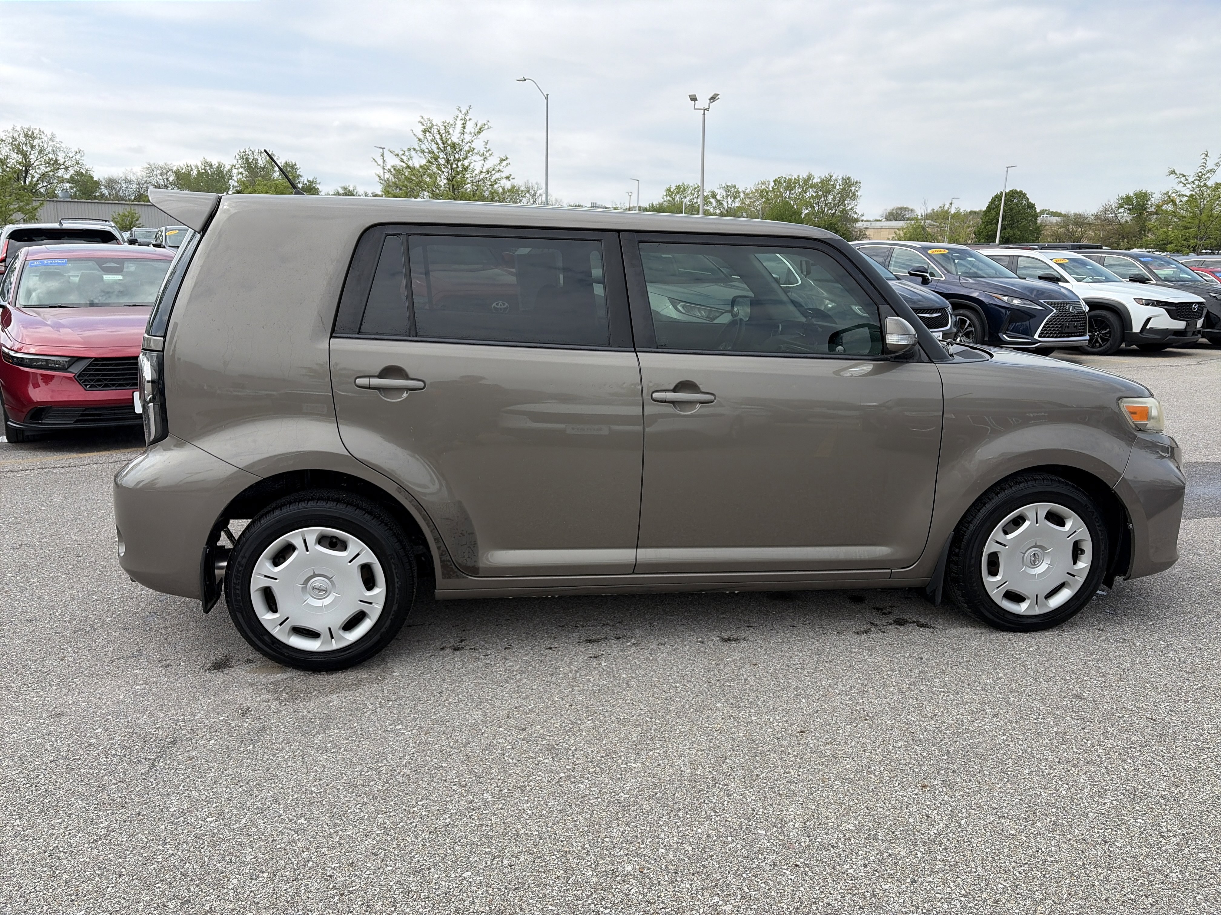 Used 2013 Scion xB FWD image 4