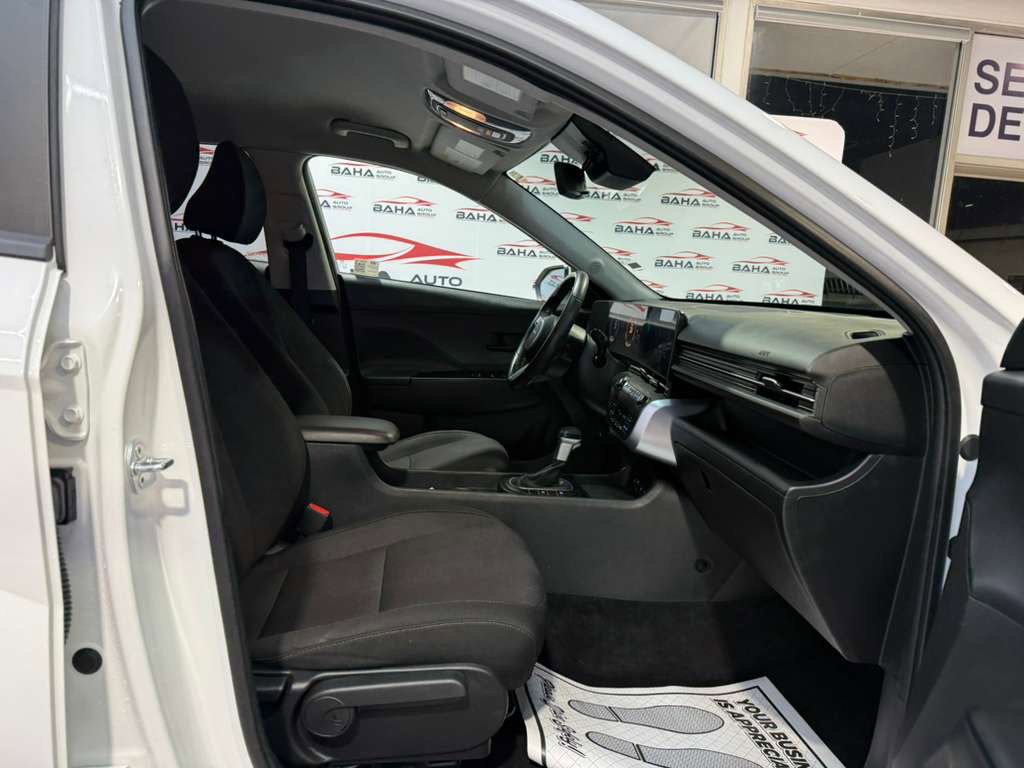 Used 2025 Hyundai Kona SEL image 52