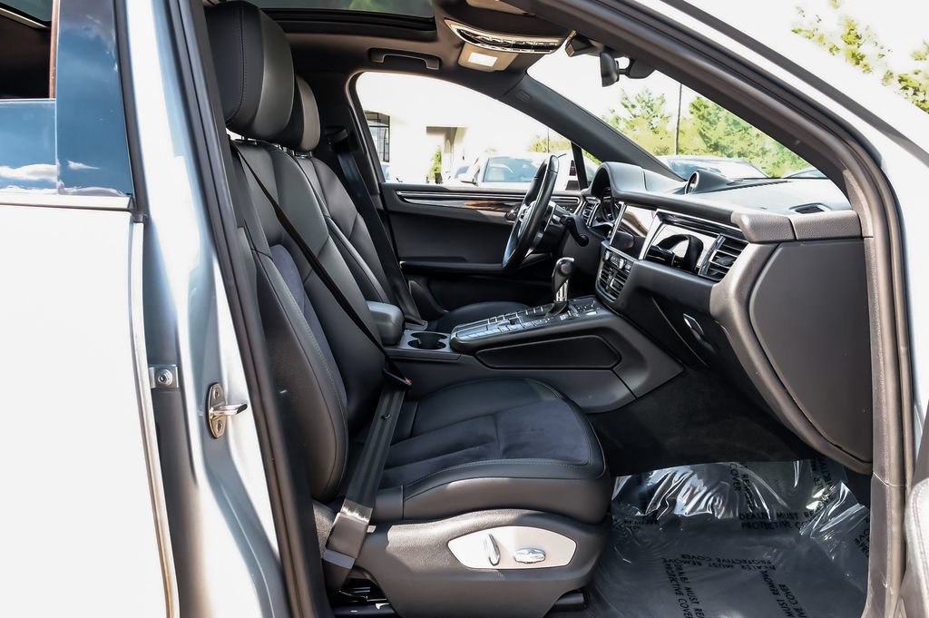 Used 2021 Porsche Macan S AWD/4WD image 40
