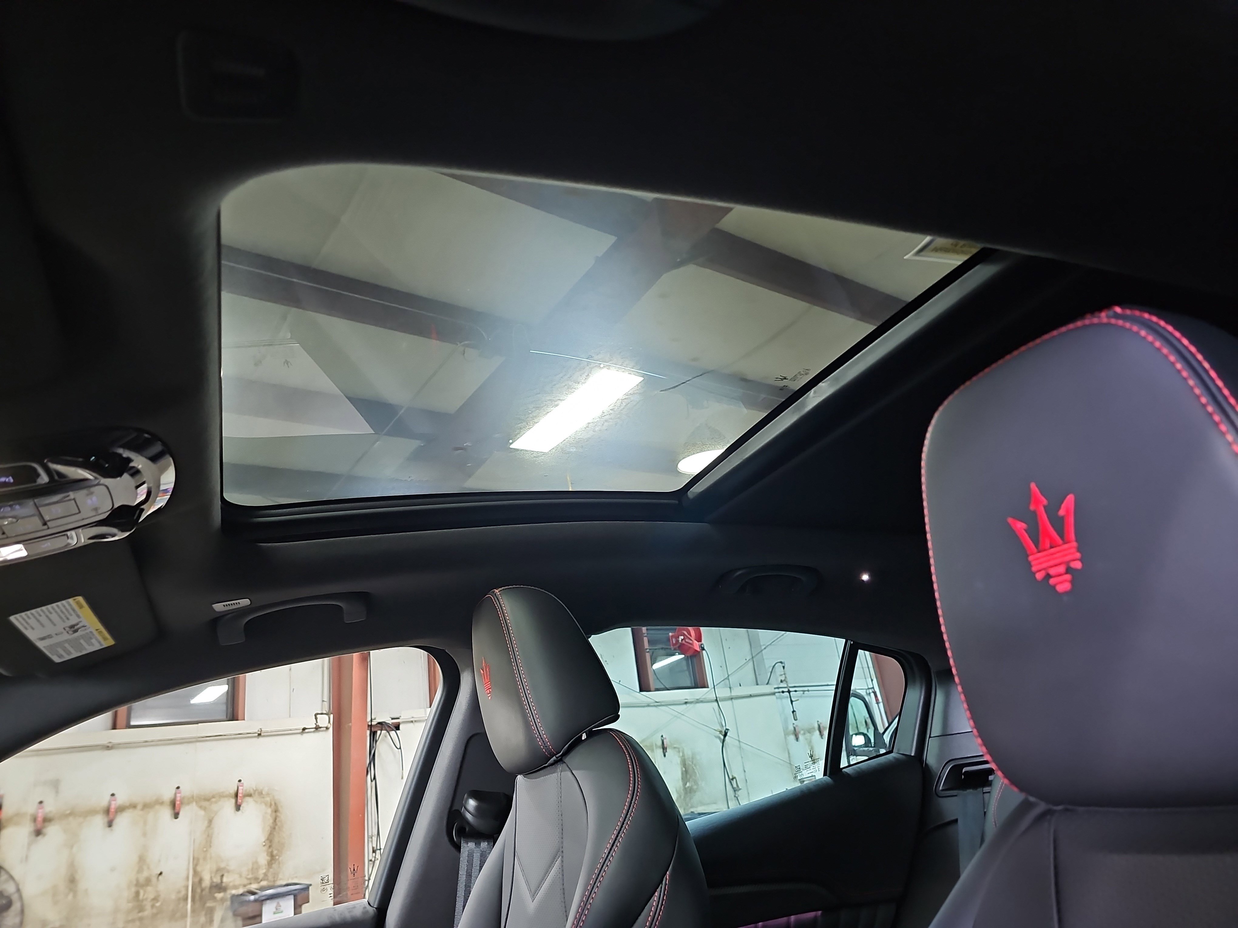 Used 2023 Maserati Grecale Trofeo AWD/4WD image 31