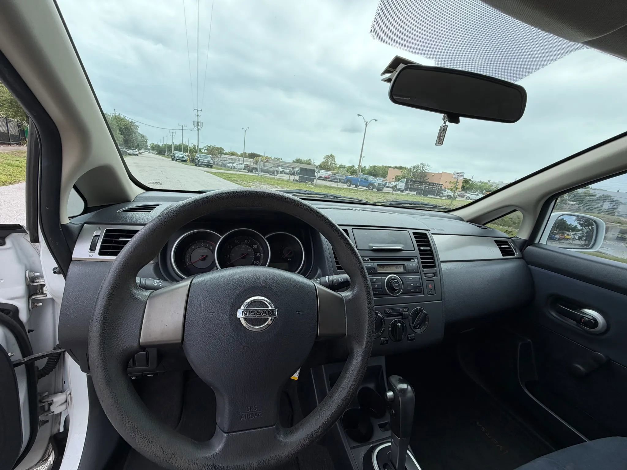 Used 2009 Nissan Versa 1.8 S image 15