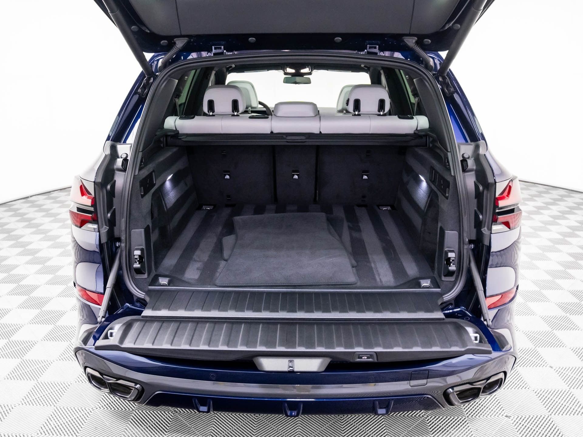 Certified 2025 BMW X5 M60i w/ Climate Comfort Package image 31