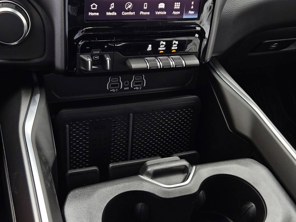 New 2026 RAM 1500 4x4 Crew Cab image 19