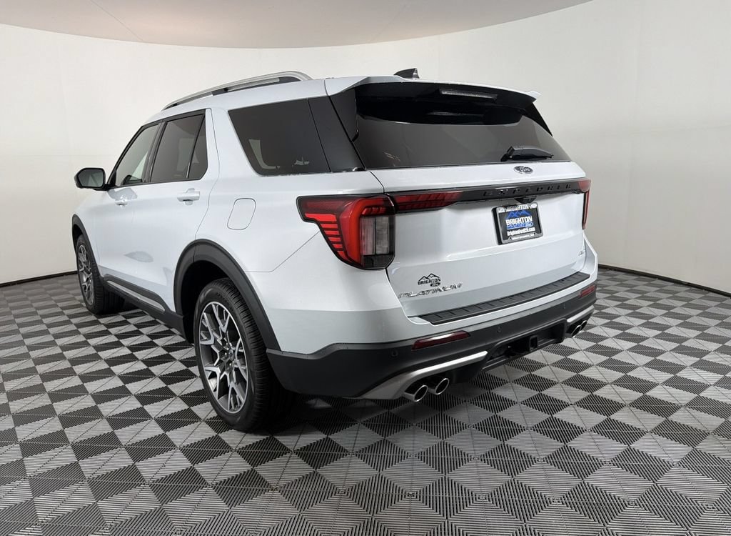 Used 2025 Ford Explorer Platinum w/ Ultimate Package AWD/4WD image 5