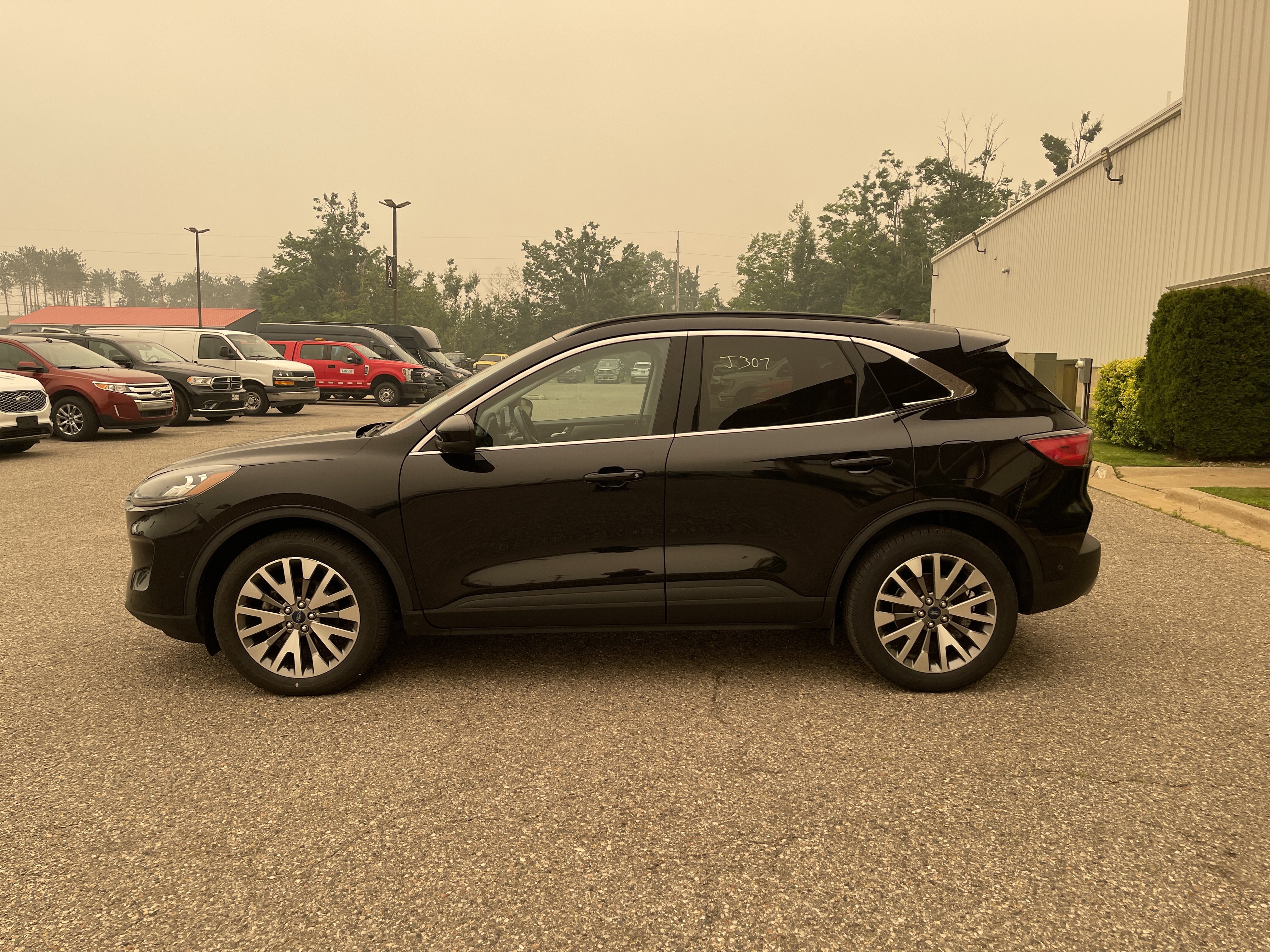 Used 2021 Ford Escape Titanium AWD/4WD image 7