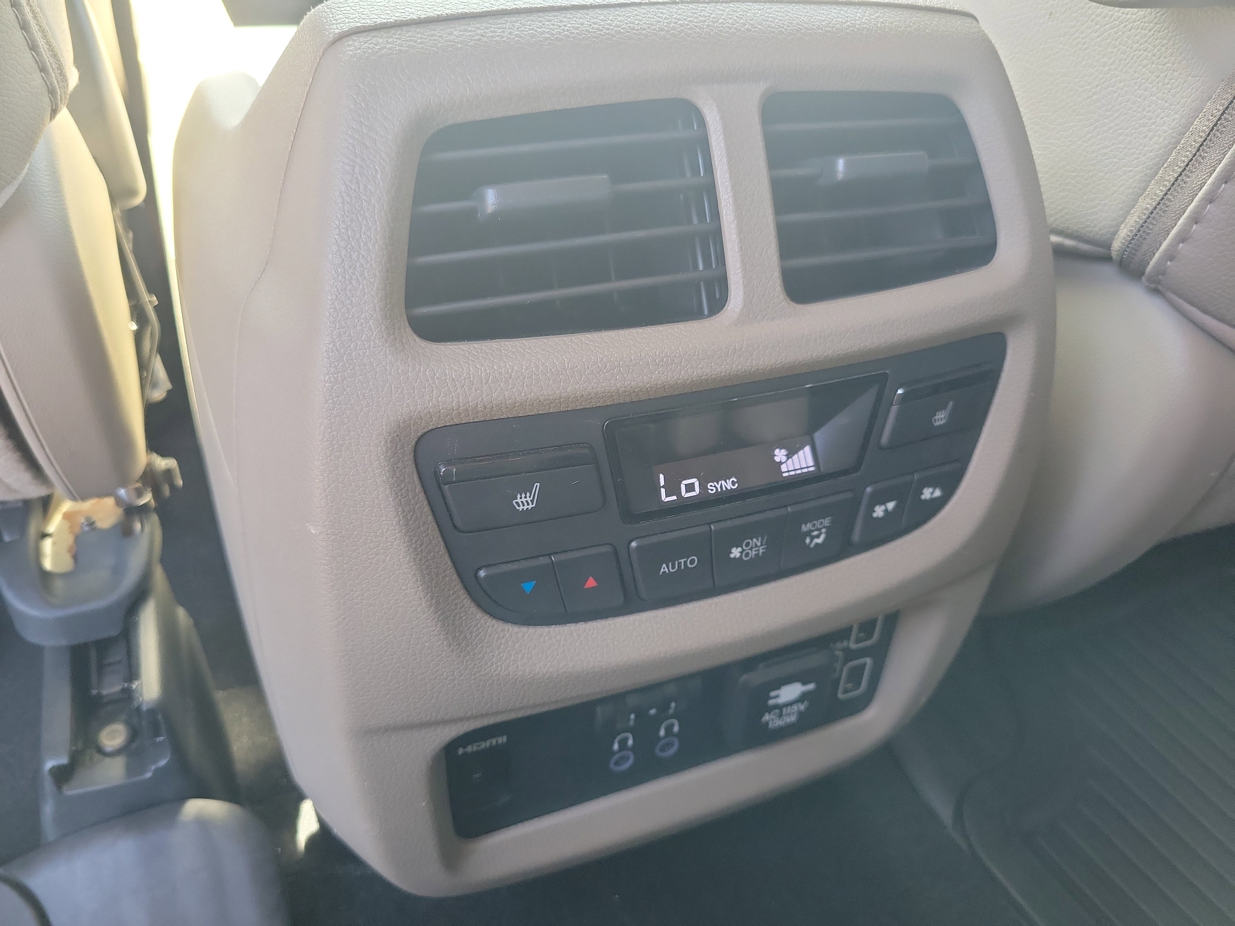 Used 2021 Honda Pilot Touring image 18