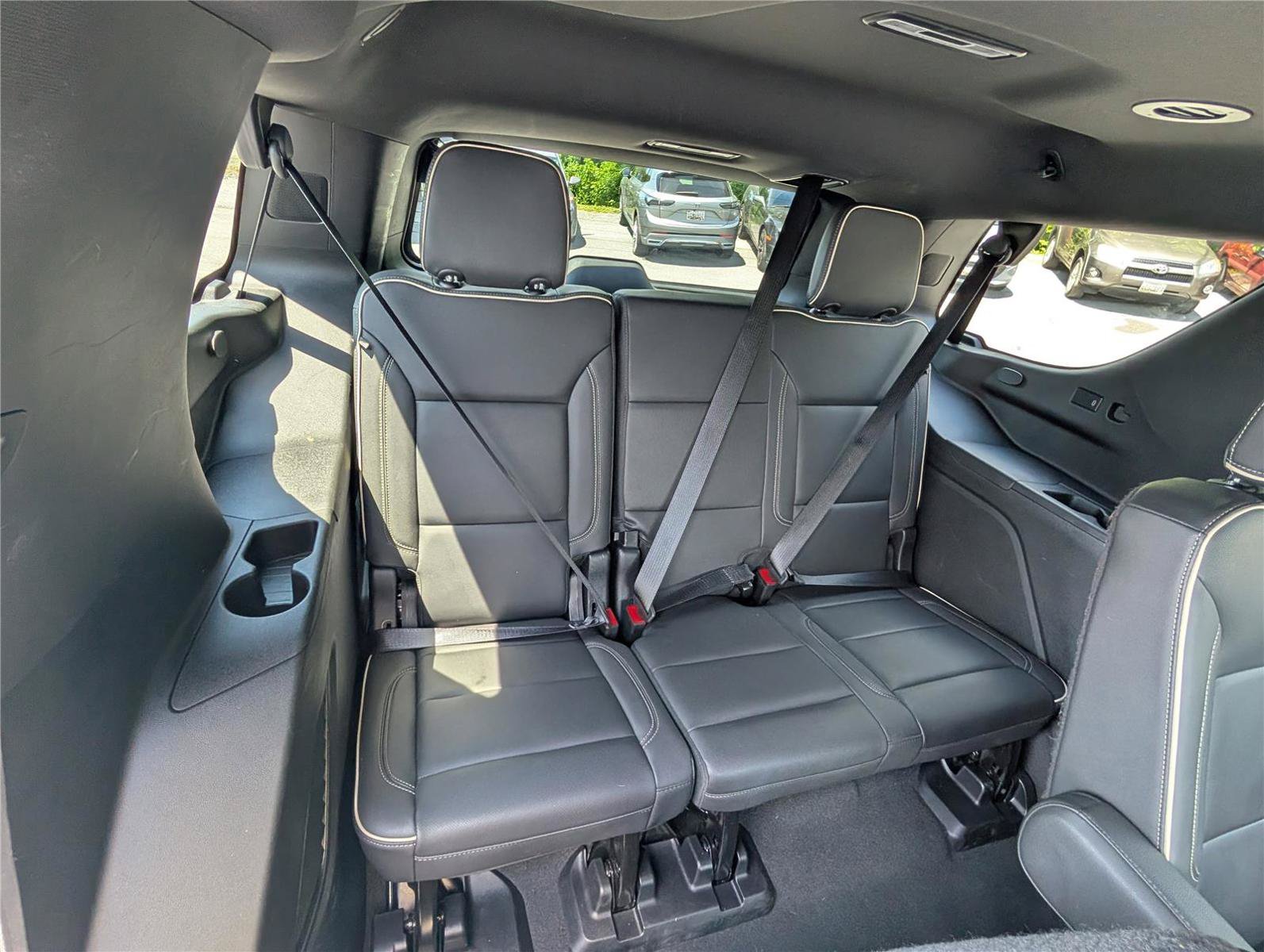 Used 2024 GMC Yukon SLT AWD/4WD image 14
