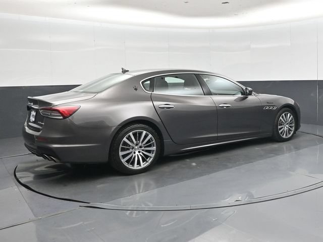 Used 2022 Maserati Quattroporte Modena Q4 AWD/4WD image 3