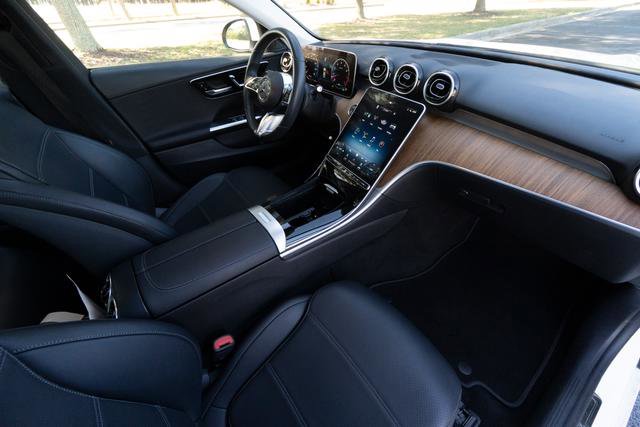 Used 2022 Mercedes-Benz C 300 Sedan image 24