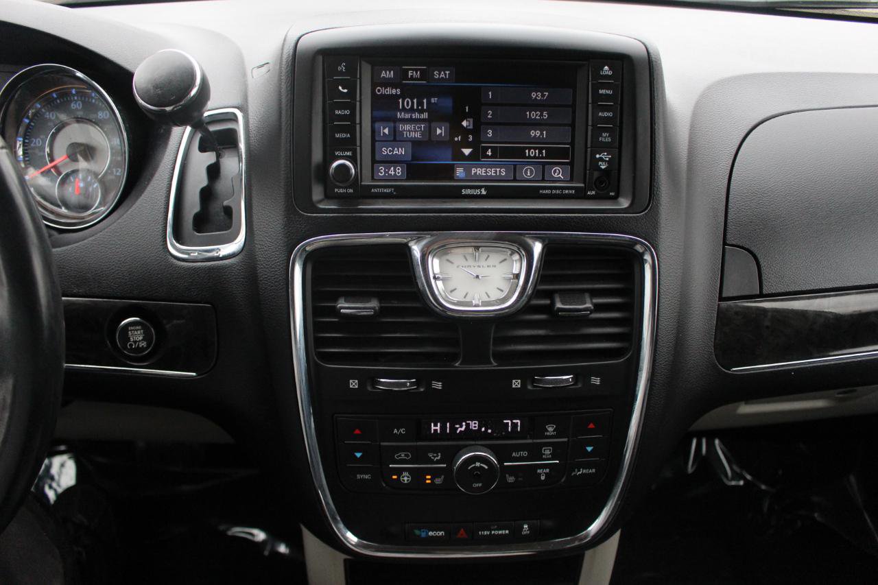 Used 2016 Chrysler Town & Country Touring-L w/ Driver Convenience Group FWD image 28
