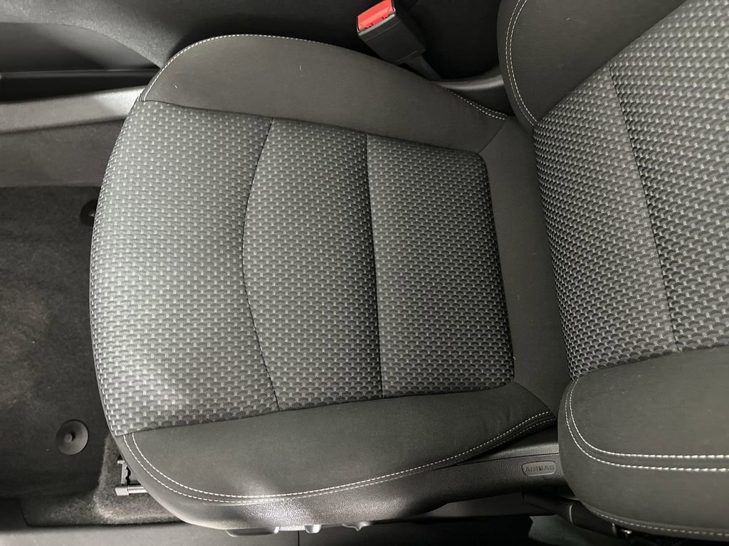 Used 2023 GMC Terrain SLE w/ Driver Convenience Package image 23