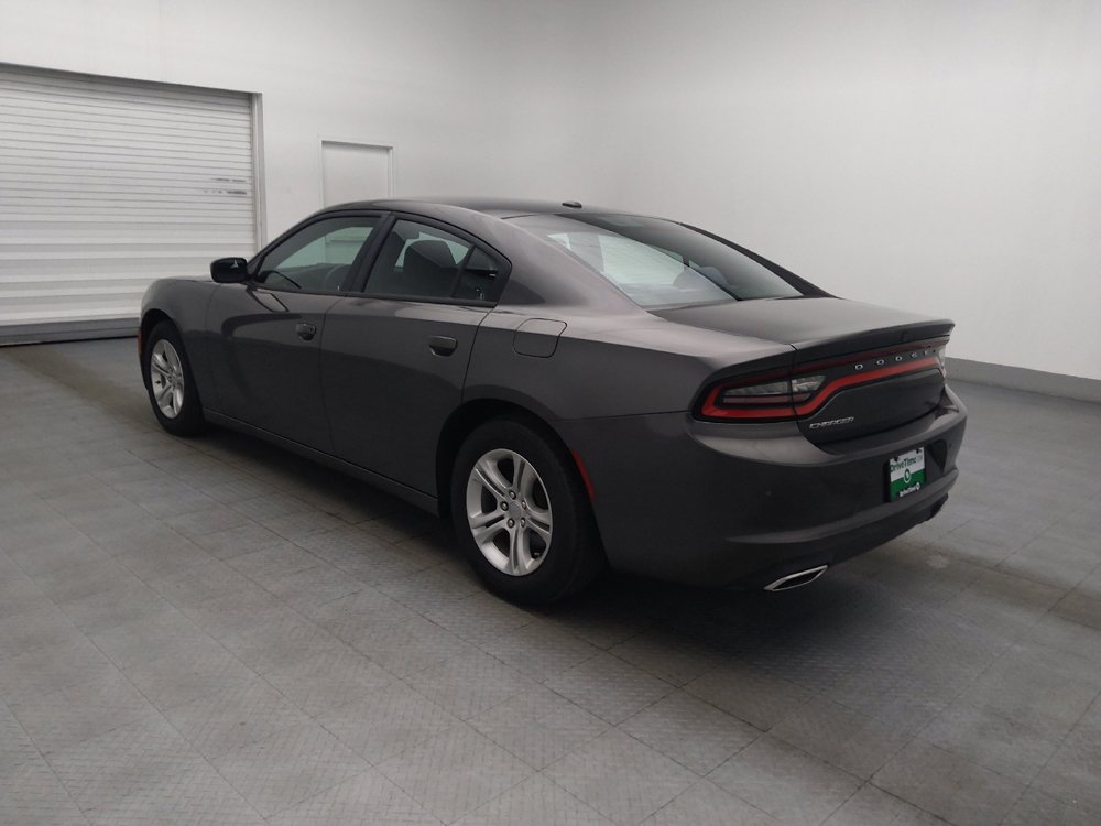 Used 2019 Dodge Charger SXT RWD image 3