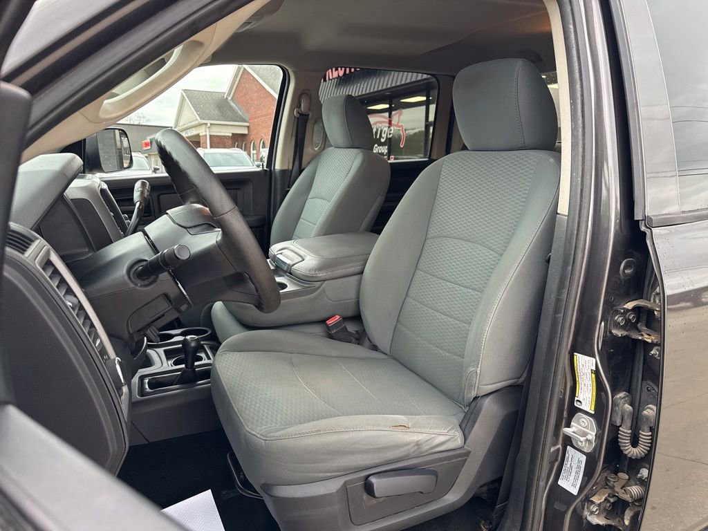 Used 2016 RAM 2500 Tradesman w/ Chrome Appearance Group AWD/4WD image 2
