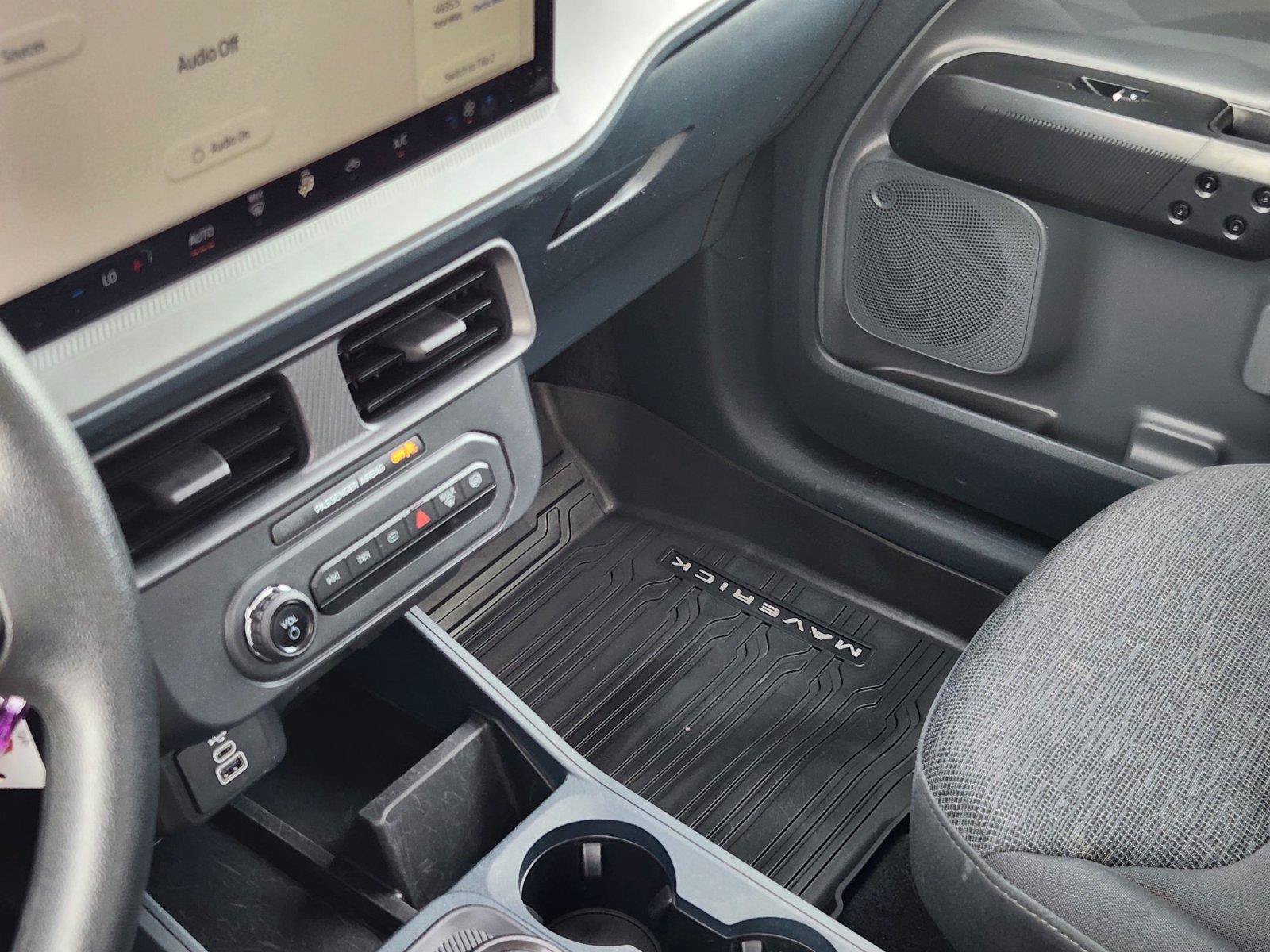 Certified 2025 Ford Maverick XL FWD image 17