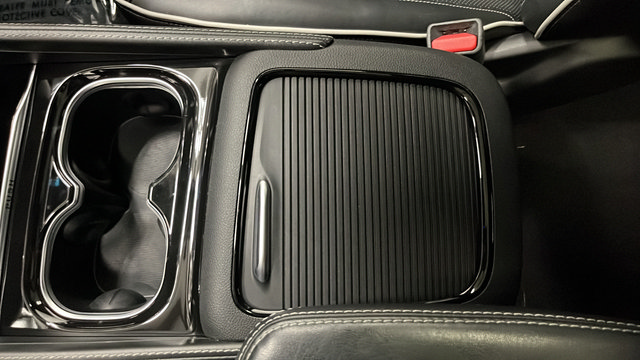 Used 2024 Chrysler Pacifica Premium FWD image 19