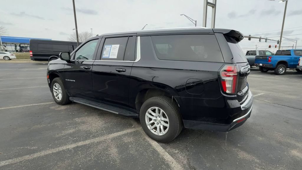 Used 2023 Chevrolet Suburban LT RWD image 6