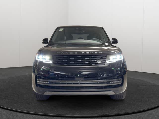 Used 2025 Land Rover Range Rover SE AWD/4WD image 2