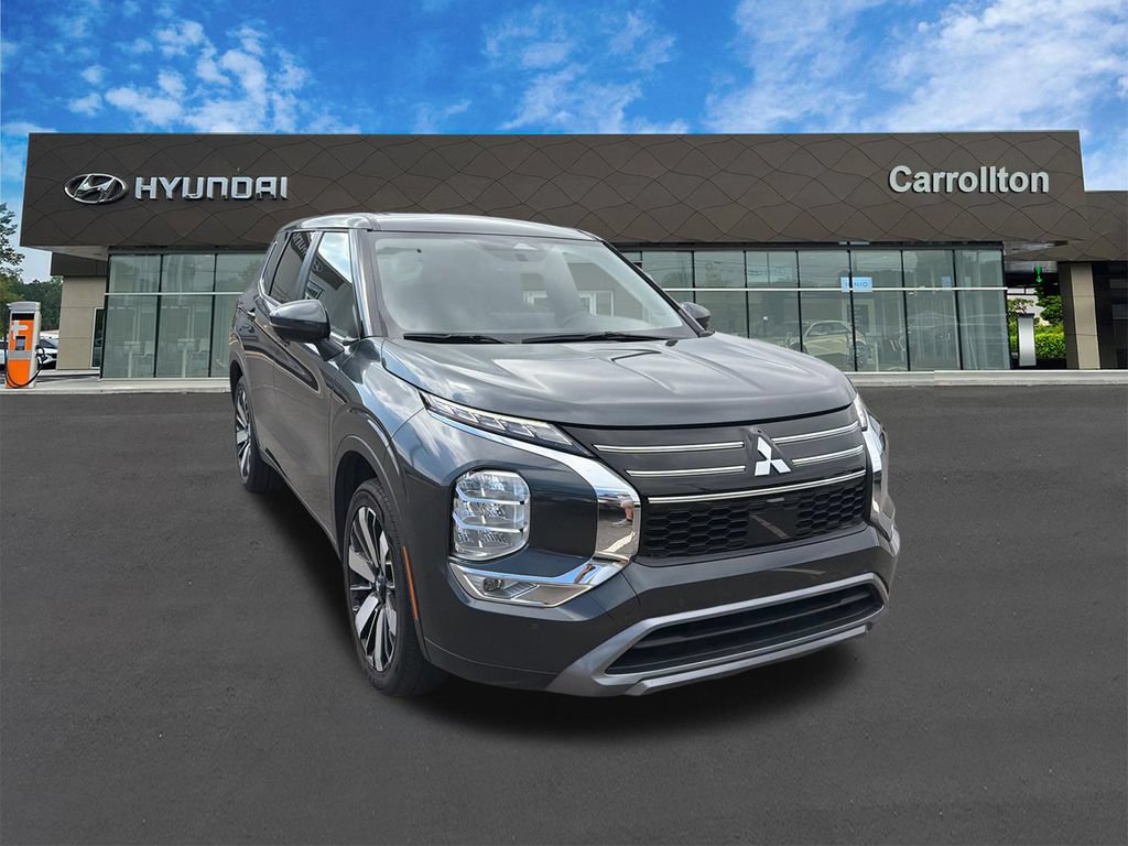 Used 2025 Mitsubishi Outlander SE FWD image 3