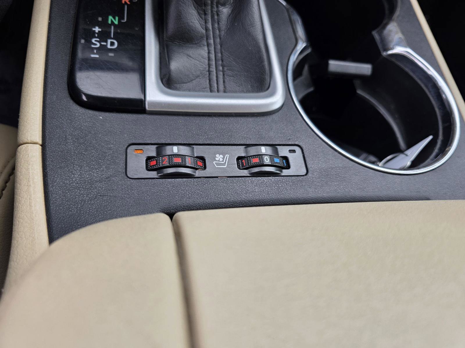 Used 2019 Toyota Highlander Limited image 29