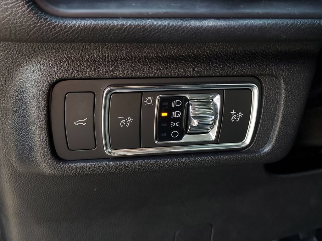 Used 2022 Lincoln Corsair AWD w/ Premium Package image 17