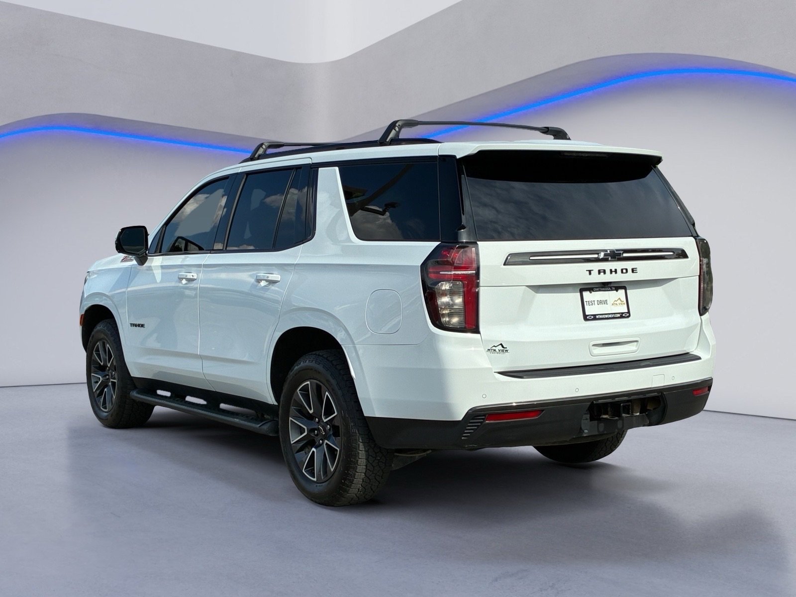 Used 2022 Chevrolet Tahoe Z71 w/ Luxury Package AWD/4WD image 3