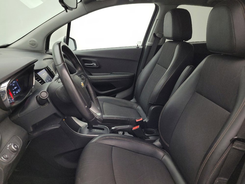 Used 2021 Chevrolet Trax LT w/ LT Convenience Package FWD image 17