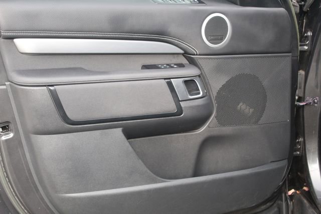 Used 2023 Land Rover Discovery S R-Dynamic image 23