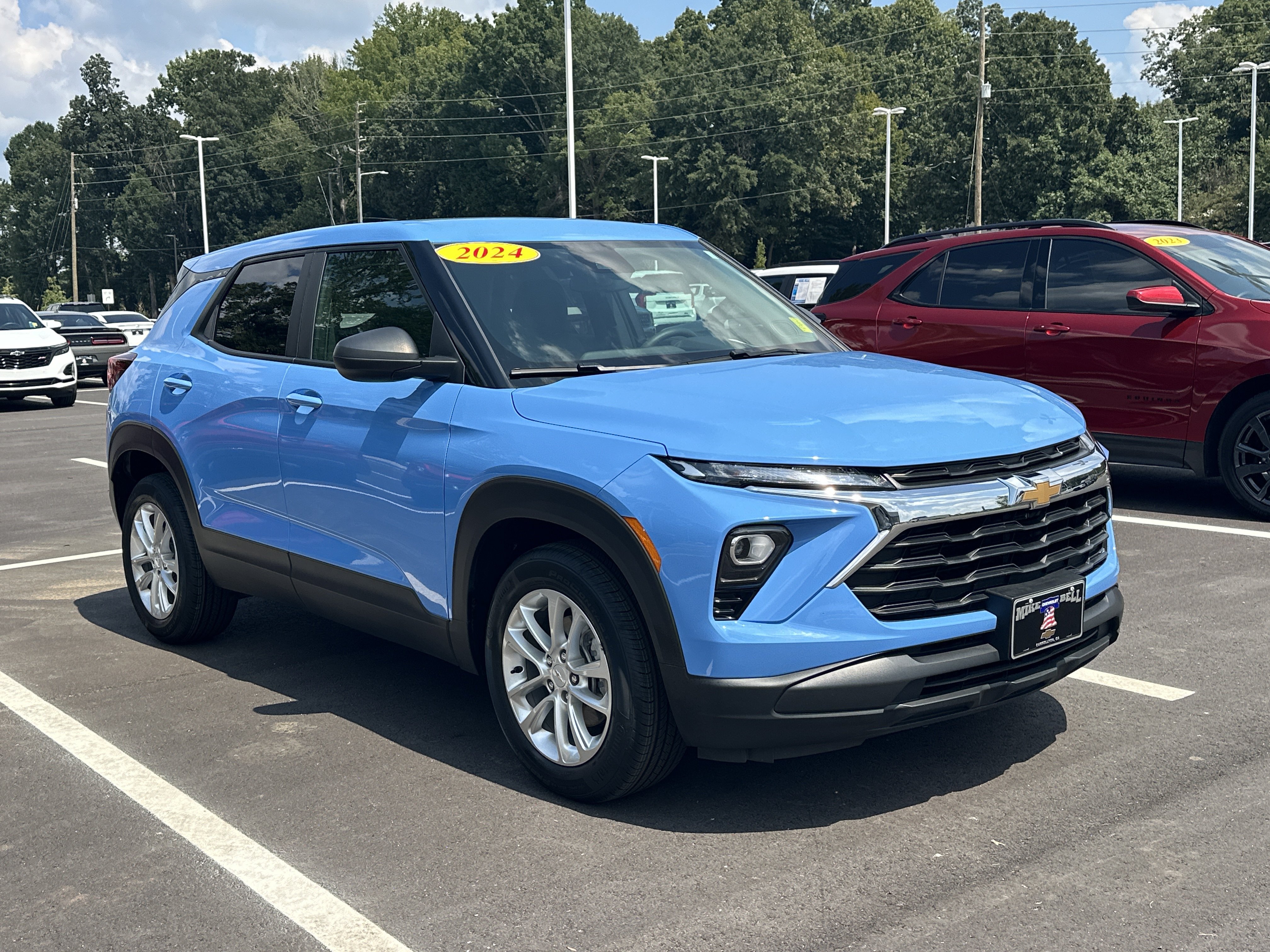 Used 2024 Chevrolet TrailBlazer LS w/ LS Convenience Package FWD image 2