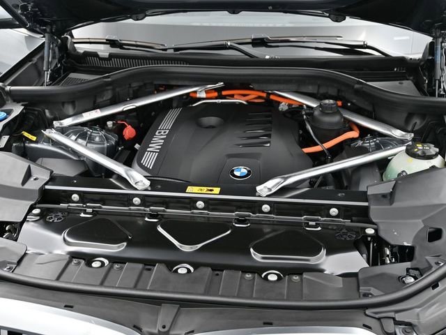 Used 2026 BMW X5 xDrive50e w/ Climate Comfort Package image 19