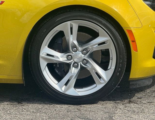 Used 2024 Chevrolet Camaro LT w/ Technology Package image 3