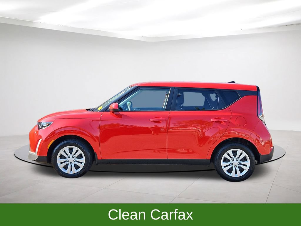 Used 2025 Kia Soul LX FWD image 4