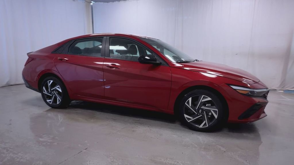 Used 2025 Hyundai Elantra Sport w/ Cargo Package image 2