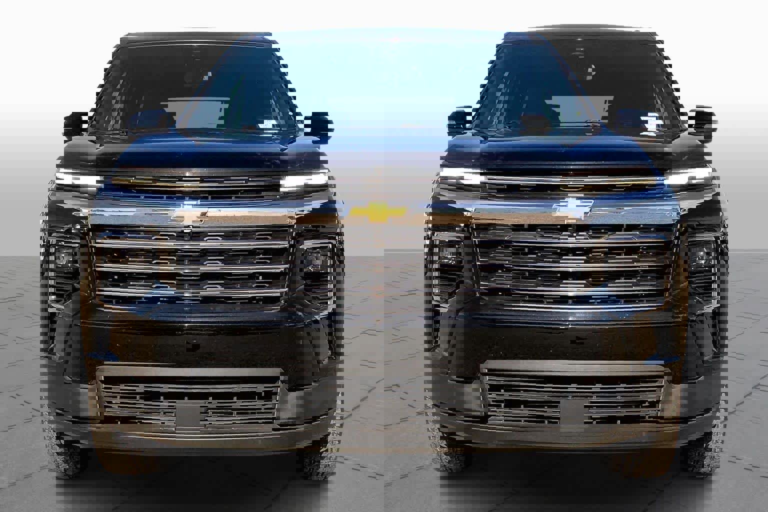 Used 2025 Chevrolet Traverse LT image 4