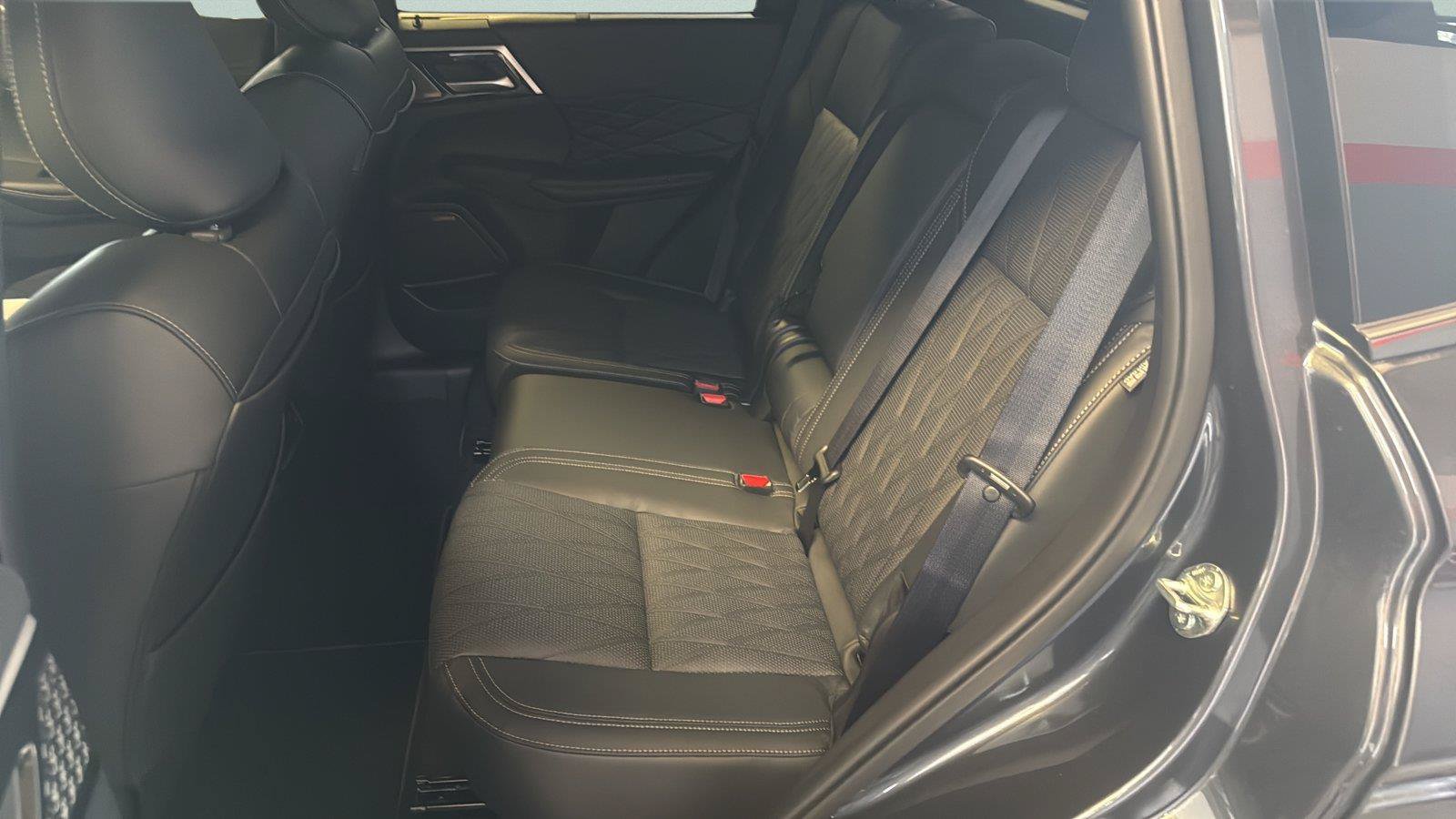 New 2026 Mitsubishi Outlander 4WD Plug-In Hybrid image 21