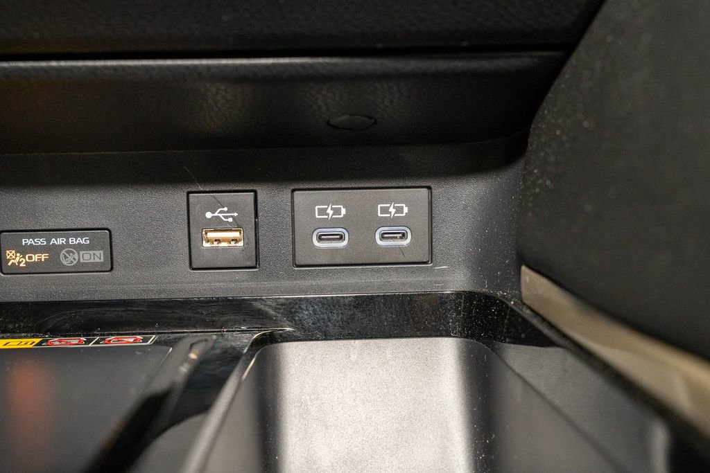 Used 2025 Toyota Camry XLE image 14