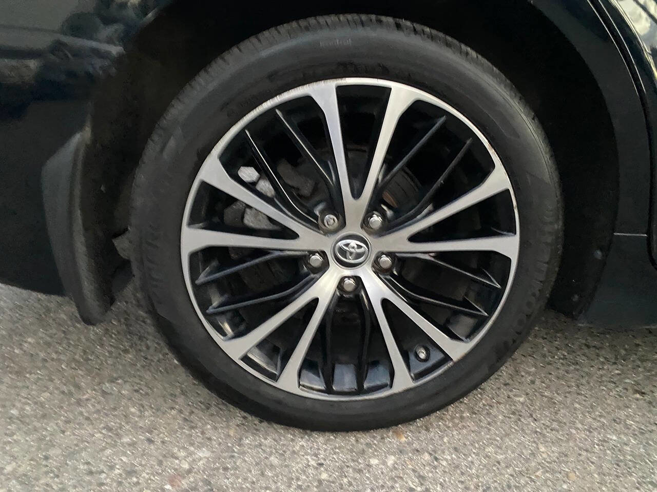 Used 2019 Toyota Camry SE image 8