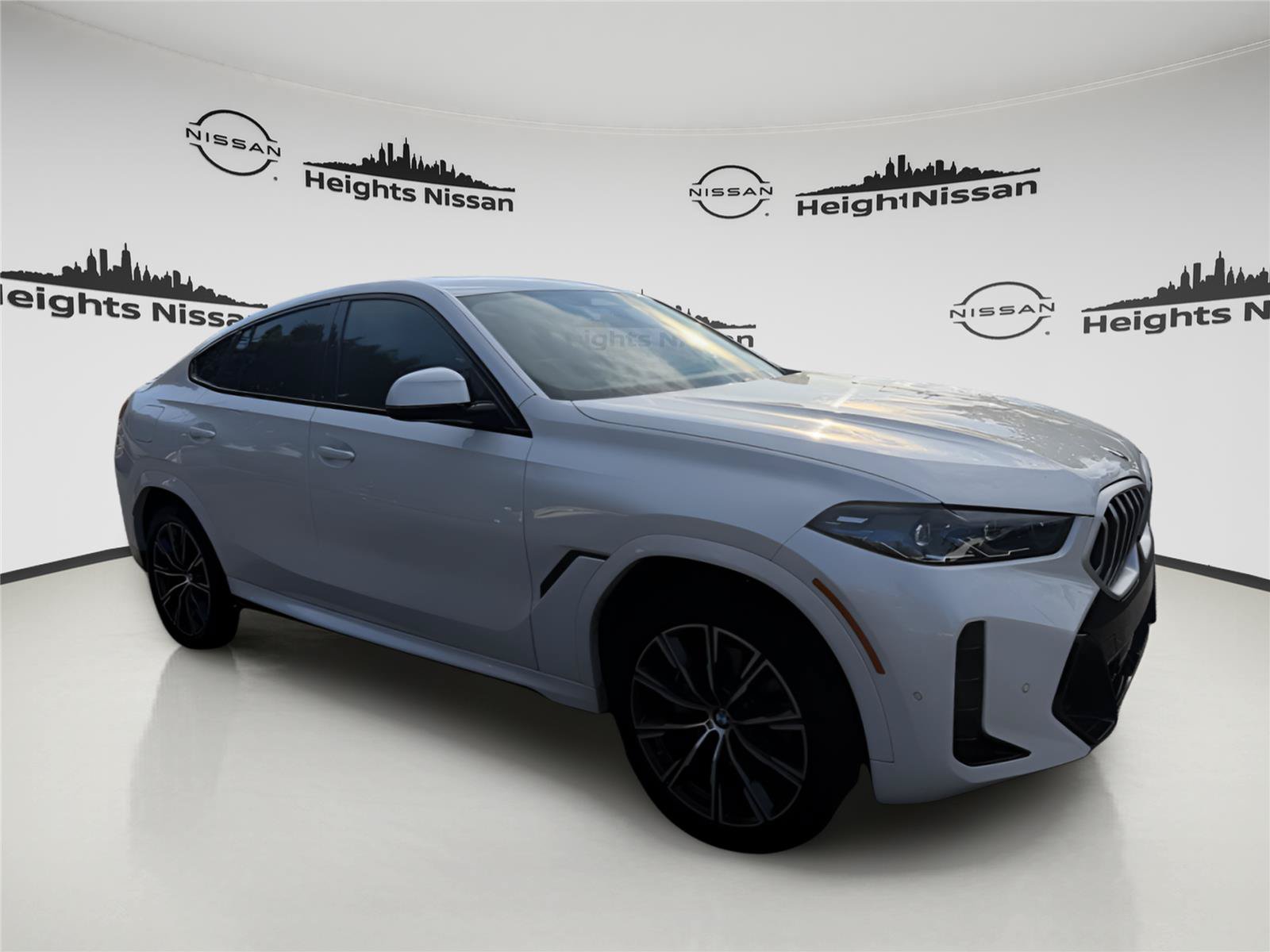 Used 2026 BMW X6 xDrive40i w/ Climate Comfort Package AWD/4WD image 7