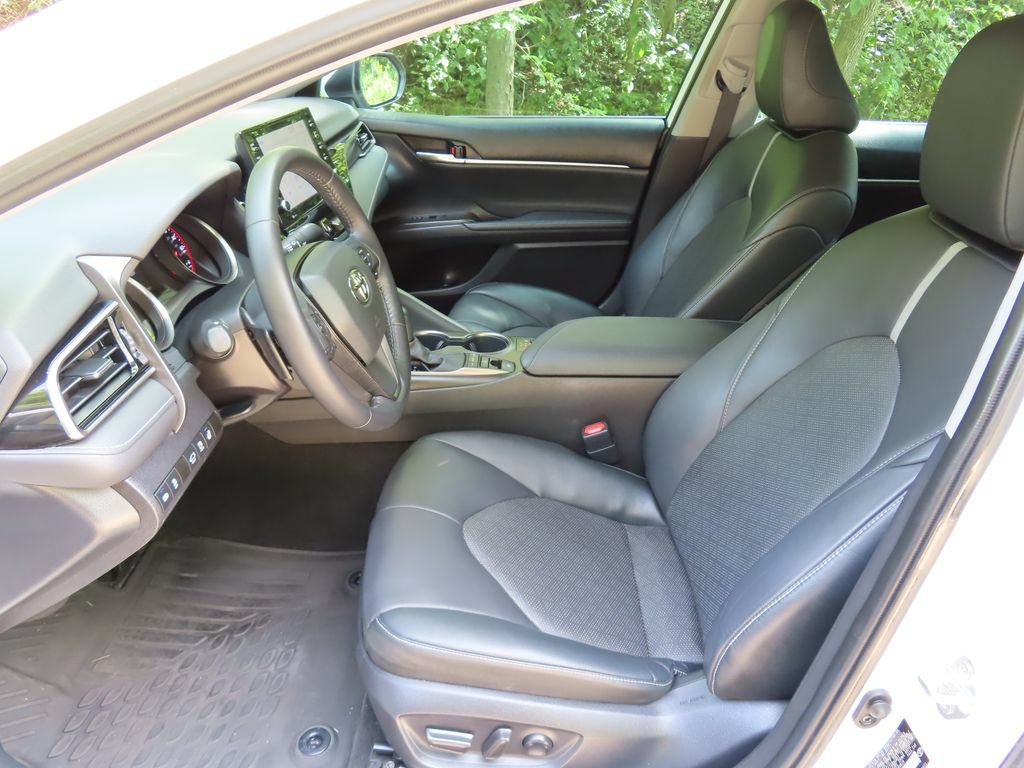 Used 2021 Toyota Camry XSE FWD image 29