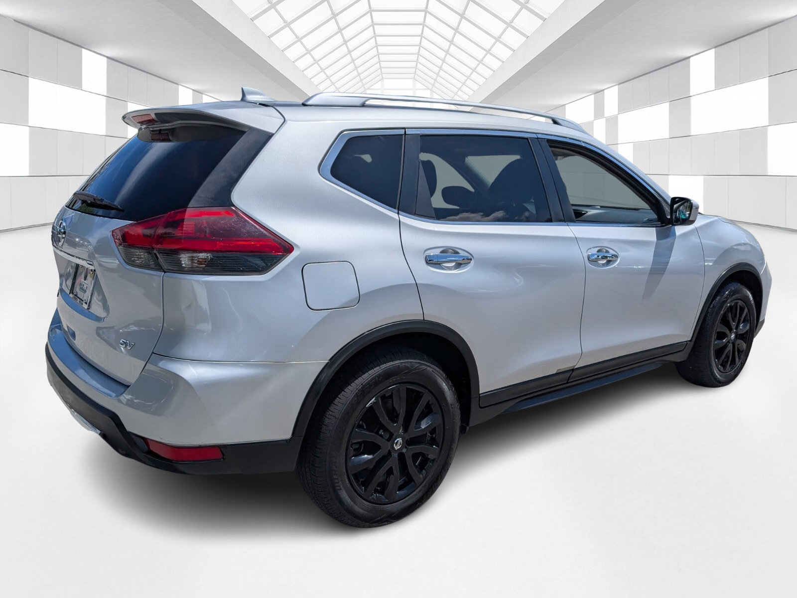 Used 2018 Nissan Rogue SV image 7