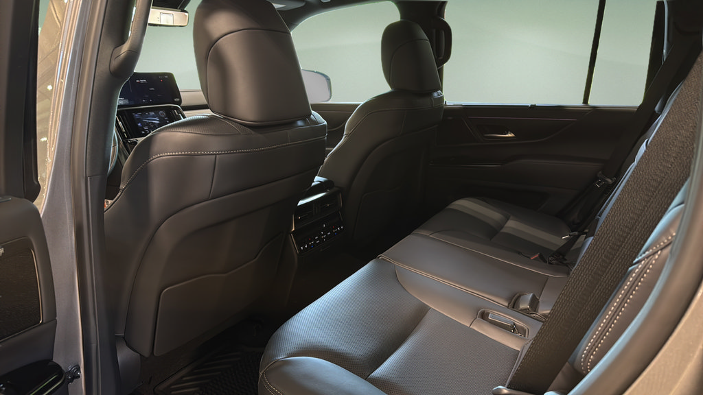 New 2026 Lexus LX 700h Luxury AWD/4WD image 14