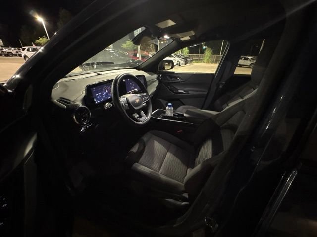 Used 2025 Chevrolet Equinox LT AWD/4WD image 16