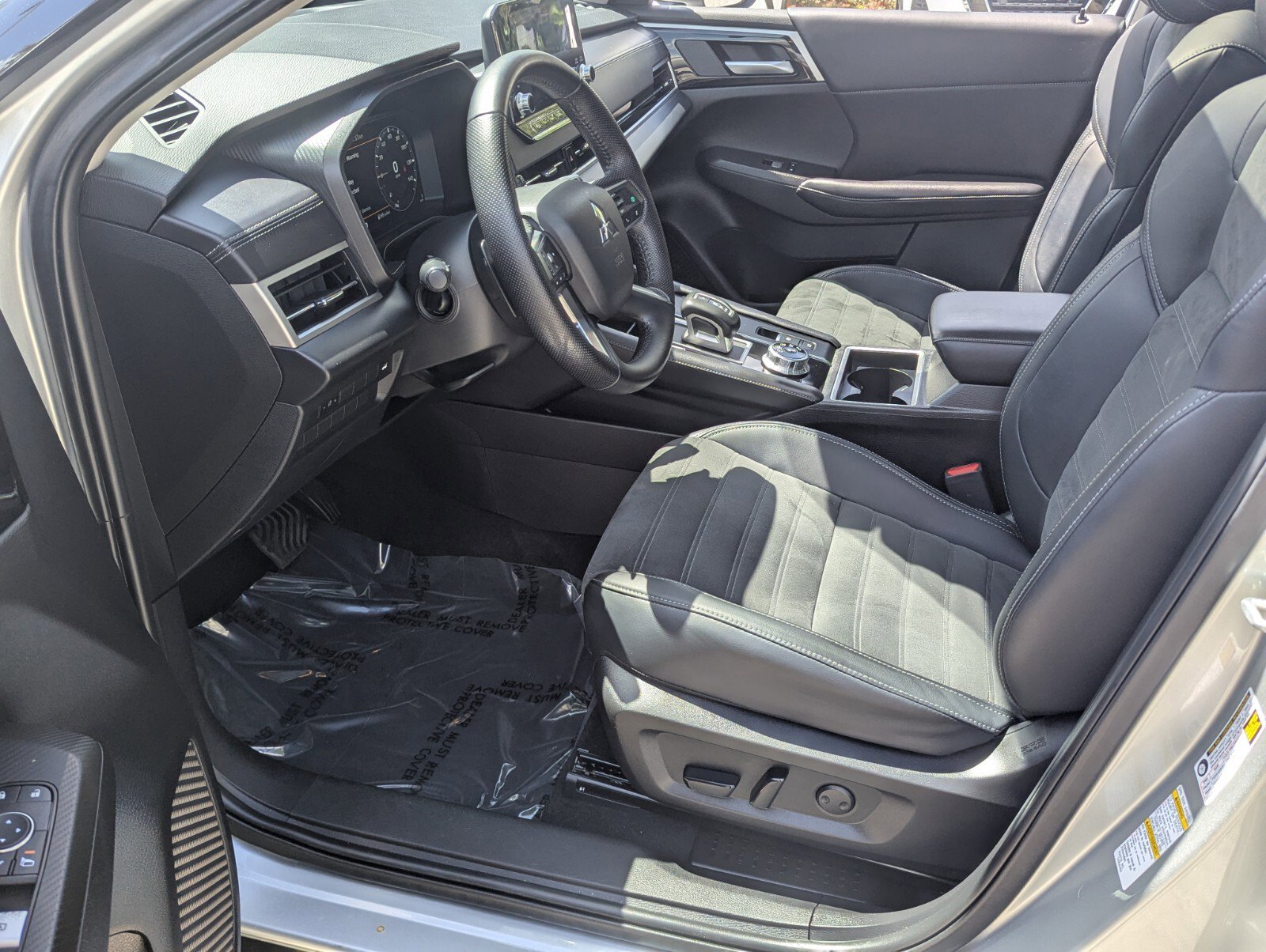 Used 2023 Mitsubishi Outlander SE FWD image 11