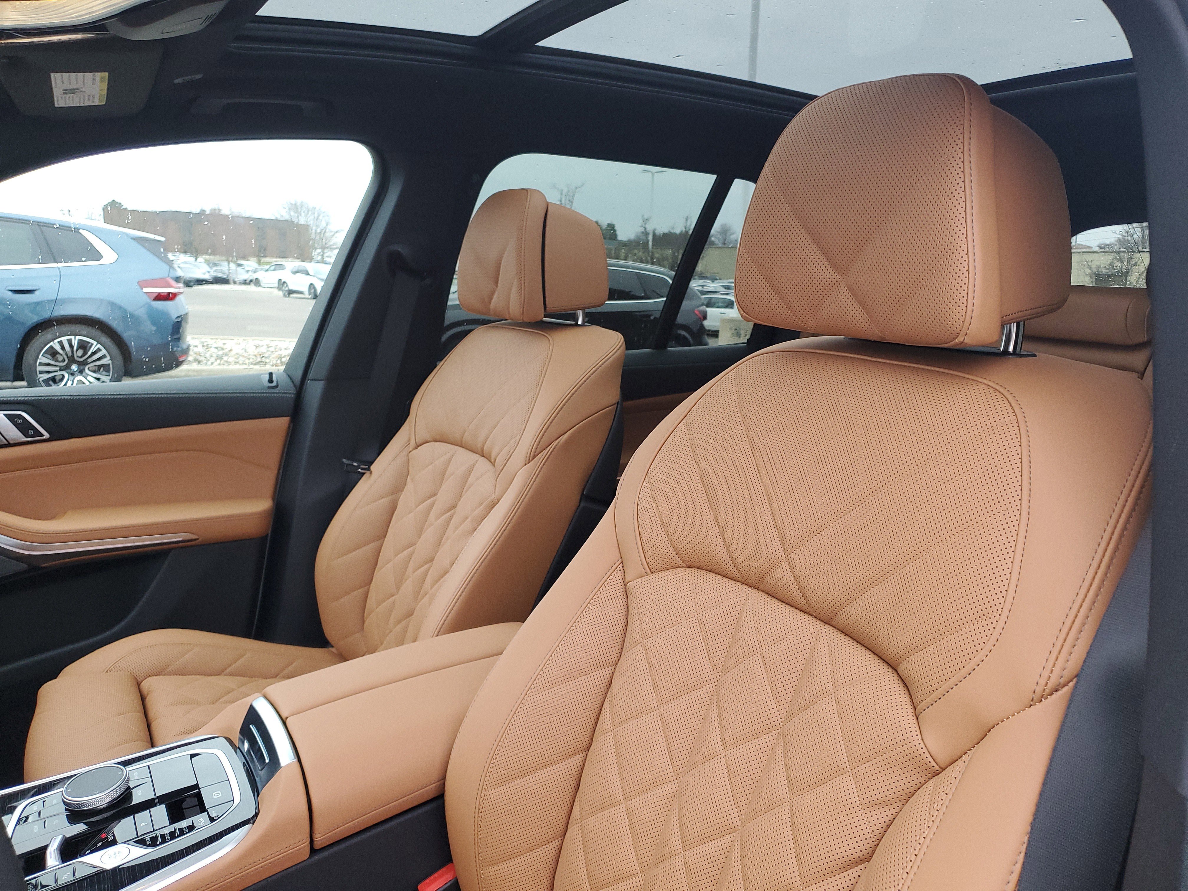 New 2026 BMW X5 xDrive40i w/ M Sport Package AWD/4WD image 7