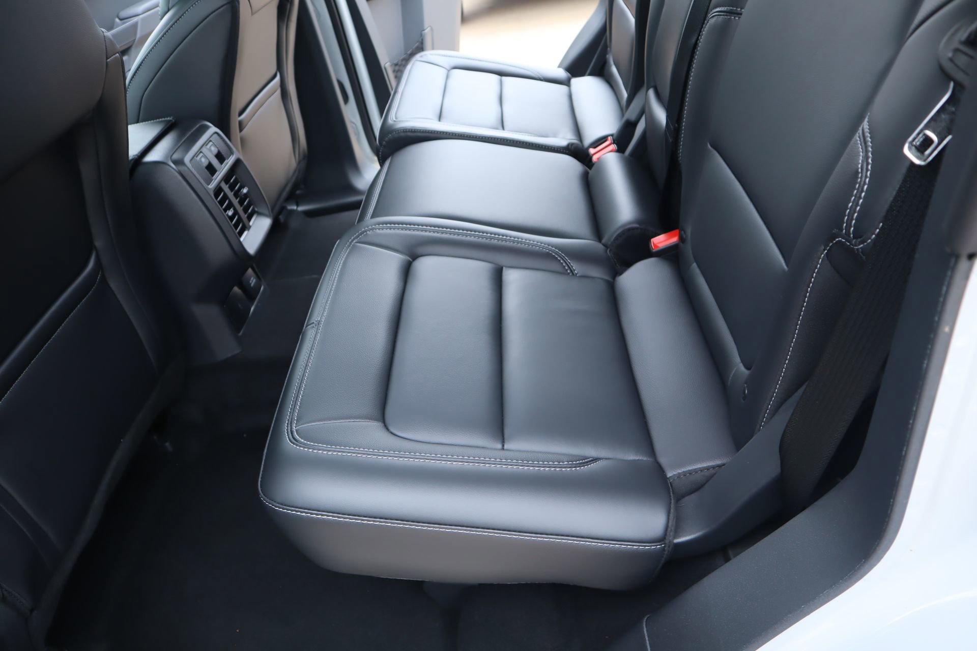 New 2026 Ford Bronco Outer Banks AWD/4WD image 13