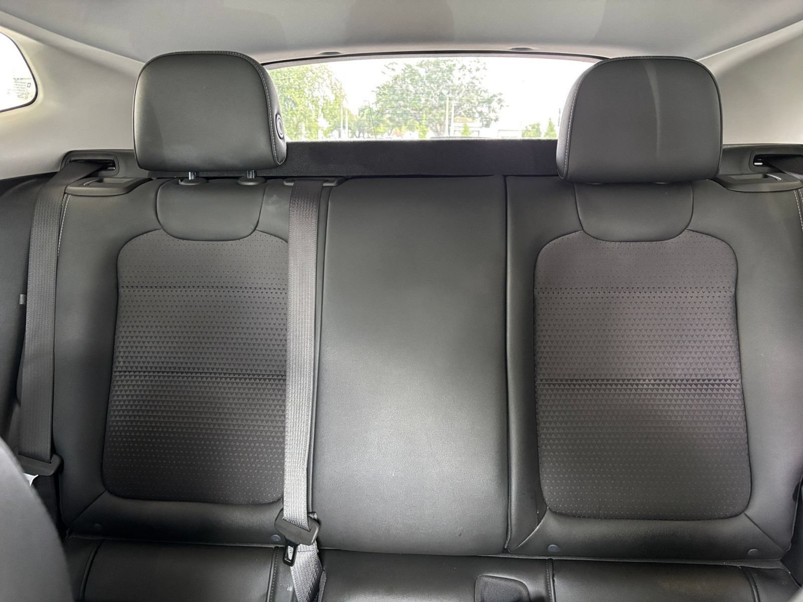 Used 2025 Chevrolet Trax LT w/ LT Convenience Package FWD image 37