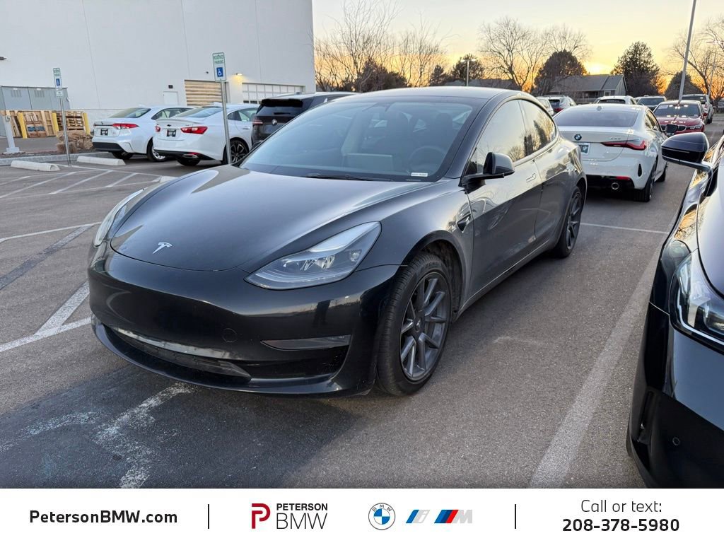 Used 2023 Tesla Model 3 Standard Range image 1