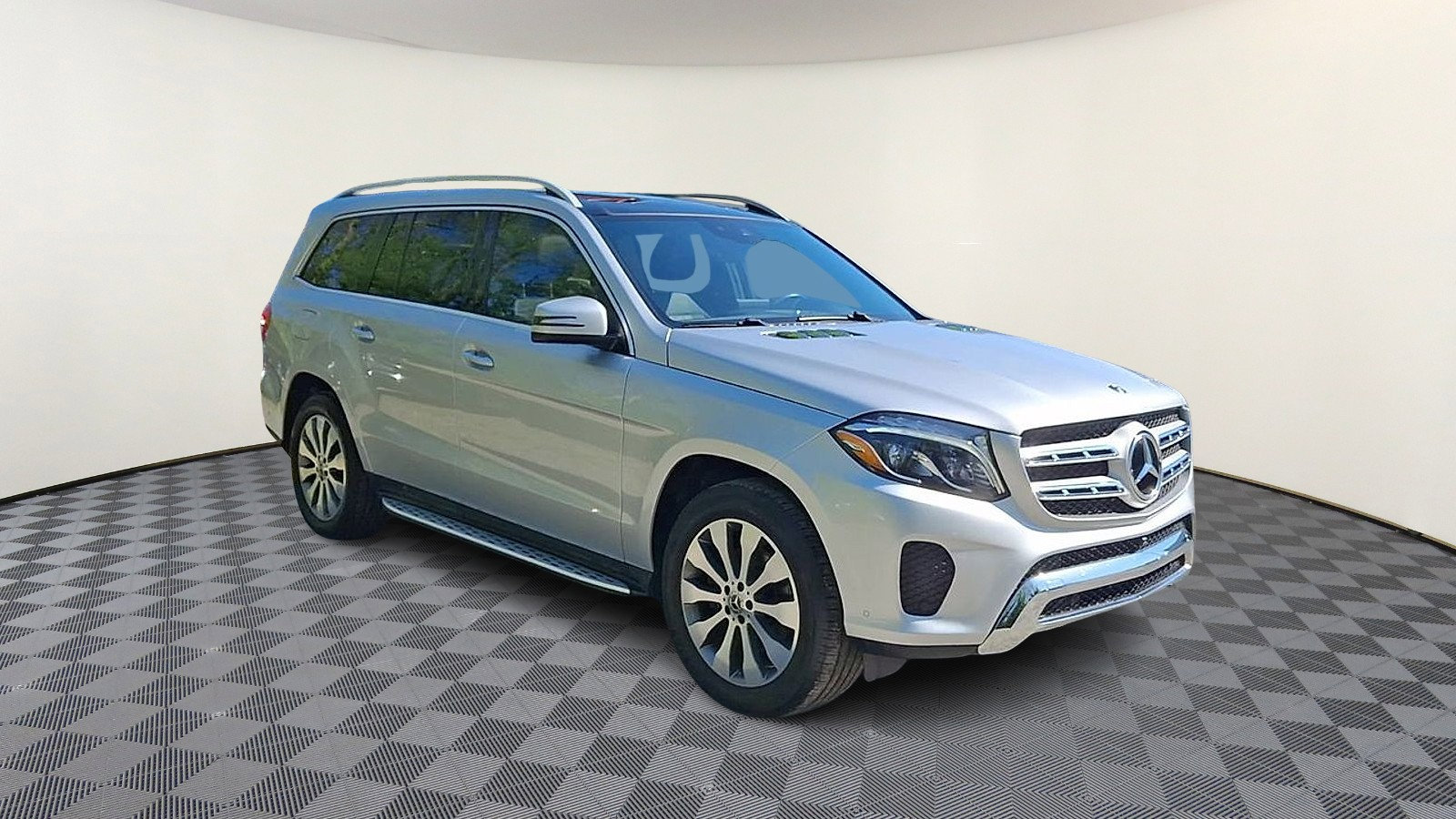 Used 2019 Mercedes-Benz GLS 450 4MATIC image 2