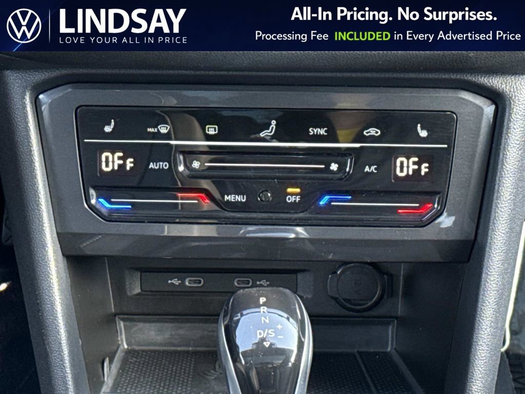 Used 2023 Volkswagen Tiguan SE w/ Panoramic Sunroof Package FWD image 16