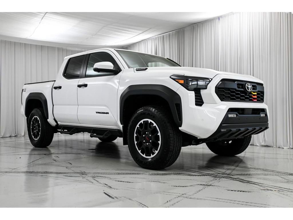 Used 2024 Toyota Tacoma TRD Off-Road w/ TRD Off Road Premium Package image 2