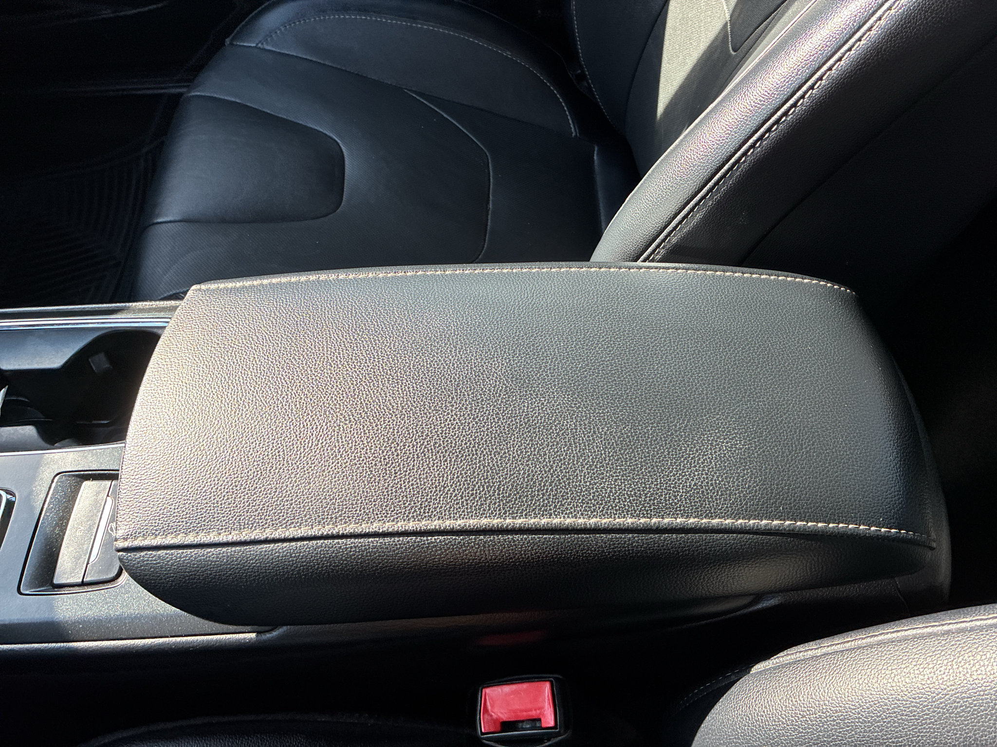 Used 2017 Ford Fusion Energi Titanium FWD image 38
